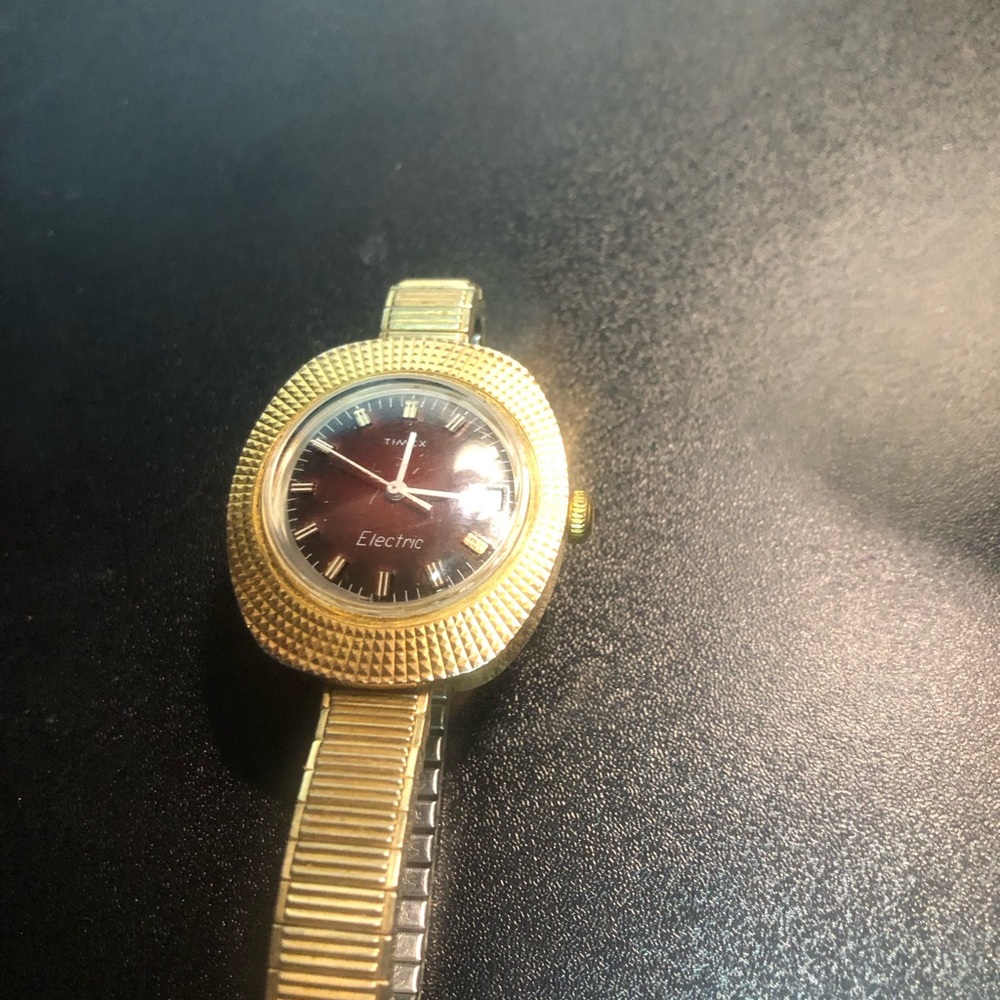 Timex Gold Smartwatch with Black Dial